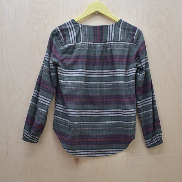 Madewell V-Neck Button-Down Shirt in Pineview Plaid XS - Picture 7 of 8